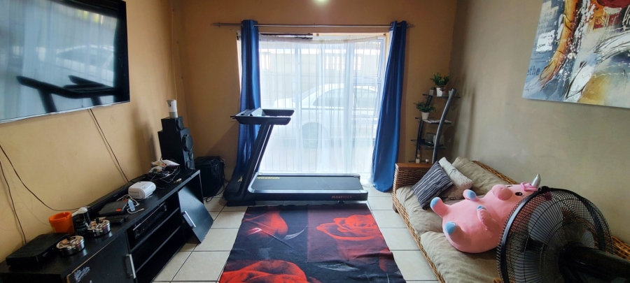 4 Bedroom Property for Sale in Sunbird Park Western Cape